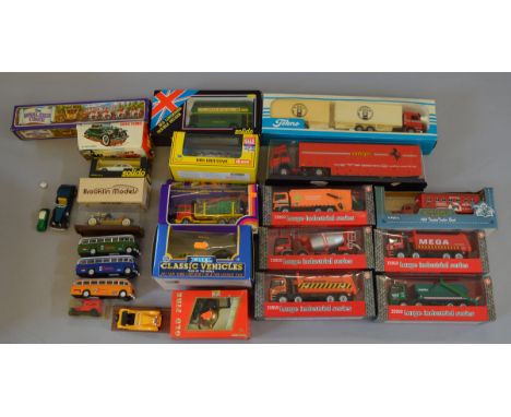 A mixed lot of boxed diecast model vehicles by Crescent, ERTL, Brooklin and others including a 1:50 scale Tekno Scania truck 