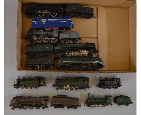 H0 scale 10 x assorted locomotives, various manufacturers. Overall F/G some with slight damage.