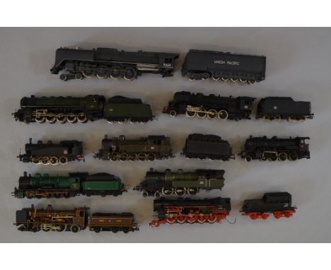 H0 scale 10 x assorted locomotives, various manufacturers. Overall F/G some with slight damage & some repainting.