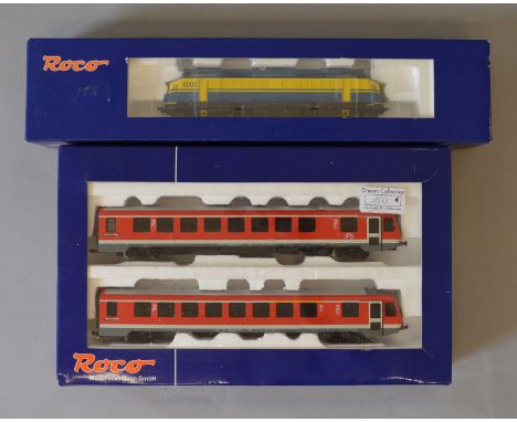 H0 Scale Roco. 2 car multiple unit & SNCB electric locomotive. Overall G+ both missing some buffer heads.