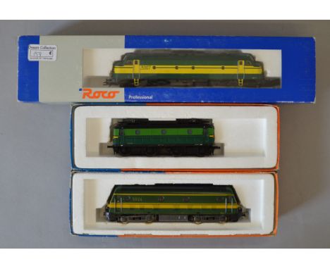 H0 scale. Roco 3 x locomotives. Overall F/G boxed. All with some missing buffers.