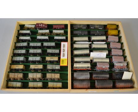 OO Gauge. 52 x assorted unboxed rolling stock, various manufacturers including Hornby & Bachmann. Some hand weathered & facto