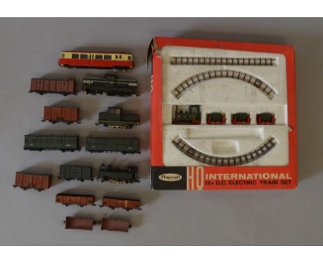 H0 scale (009) narrow gauge. 5 x locomotives with assorted rolling stock. Overall F/G