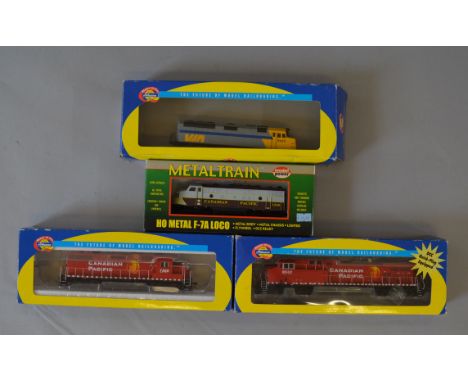 H0 scale. 4 x Athearn & Model power cars & switcher locomotives. Overall G+ in F boxes. Two missing inner inserts.