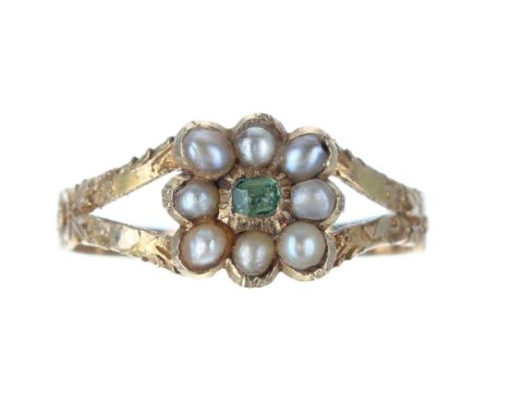 Pretty antique gold pearl and peridot set mourning ring, width 8mm, 1.4gm, ring size K/L ** with a period ring box&nbsp; 