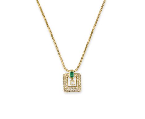 TORRI: COLLIER EMERAUDE ET DIAMANTSLe pendentif orné d'une émeraude rectangulaire et de diamants taille brillant et émeraude,