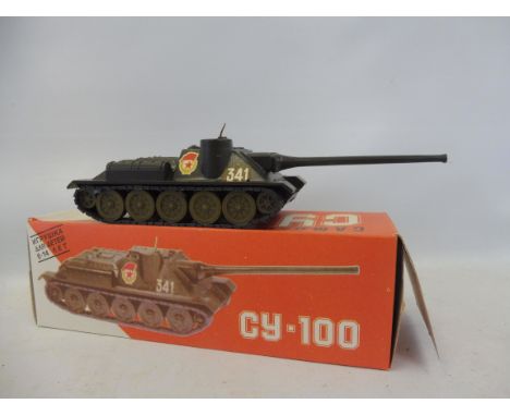 A 1:43 scale die-cast SU-100 WWII tank aka self-propelled Howitzer, in original box, made in the USSR.