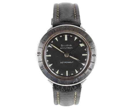 Bulova Accutron Astronaut stainless steel gentleman's wristwatch, case no. J07xxx, circa 1966, black dial with 24-hour hand a