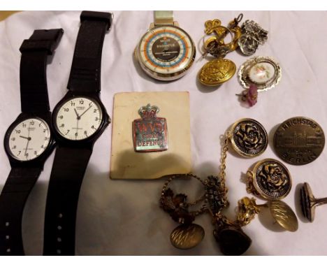 Costume jewellery and watches including Casio. UK P&amp;P Group 1 (£16+VAT for the first lot and £2+VAT for subsequent lots) 