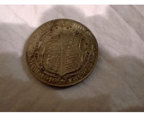 1915 silver half crown of George V. UK P&amp;P Group 0 (£6+VAT for the first lot and £1+VAT for subsequent lots) 