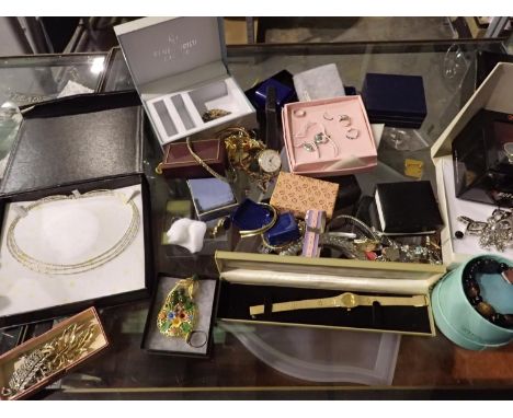 Mixed costume jewellery including Carrick Rennie Mackintosh silver bangle. UK P&amp;P Group 1 (£16+VAT for the first lot and 