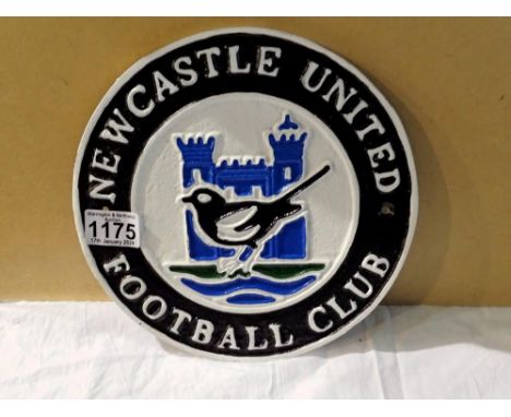 Newcastle United cast iron wall plaque, D: 25 cm. UK P&amp;P Group 2 (£20+VAT for the first lot and £4+VAT for subsequent lot