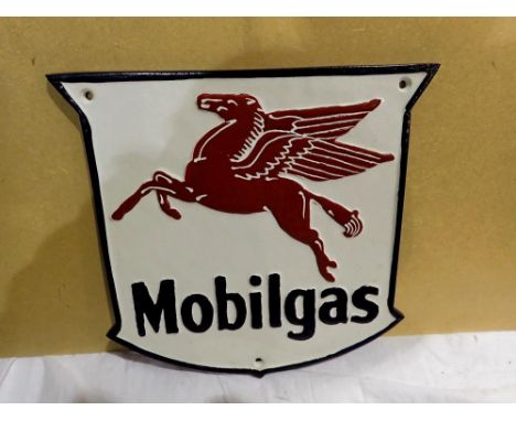 Cast iron Mobilgas sign, W: 20 cm. UK P&amp;P Group 1 (£16+VAT for the first lot and £2+VAT for subsequent lots) 