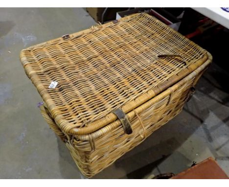 Large wicker hamper, empty. Not available for in-house P&amp;P 