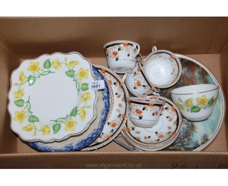 A quantity of china including display plates, Dysart cups, saucers, side plates, etc, Wedgwood, Worcester, etc.