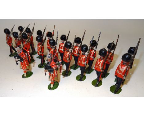 Britains RARE Scots Guards from set 75 at the slope, eleven SECOND VERSION with oval bases, seven THIRD VERSION square bases,