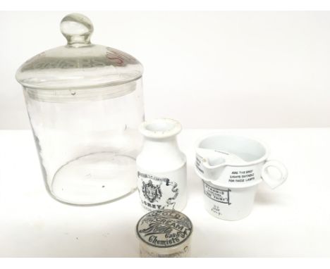 A Very old Smith Crisps storage jar hand blown glass and the lid with cut and coloured engraving Smiths Crisps. Hight 28cm mi