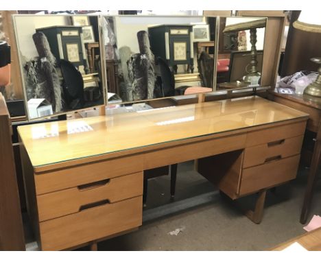 A Teak modern design dressing table, dimensions 45x152x122cm