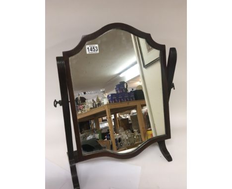 An Edwardian Mahogany dressing table mirror with a shaped frame. Hight 56cm- NO RESERVE