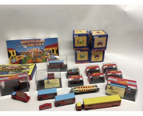 Collection of circus themed model vehicles by Oxford for Chipperfields Circus. Collection of four Hornby Thomas the Tank engi