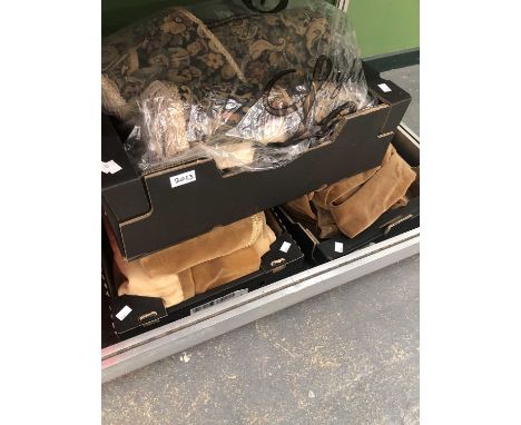 Curtains, tie backs, pelmets, etc.