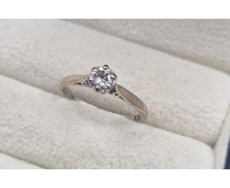 A vintage 18ct hallmarked white gold diamond solitaire ring. Approximate diamond measurements 4.3 mm. Ring size L. Weight 2.0