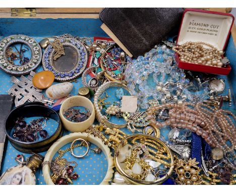Jewellery and collectables including a vintage scent bottle, an eastern character mark half silver buckle, mourning type bang