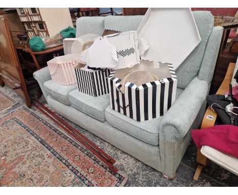 A modern 2/3 seat sofa.