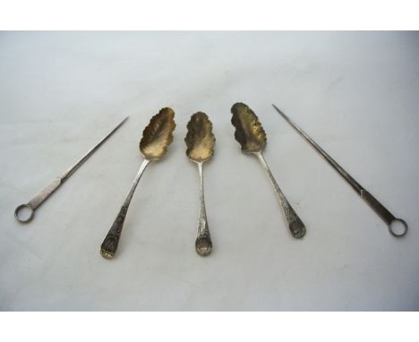 A George II silver Old English pattern berry spoon, probably John Gorham, London, 1754, the gilt bowl of moulded leaf form, t