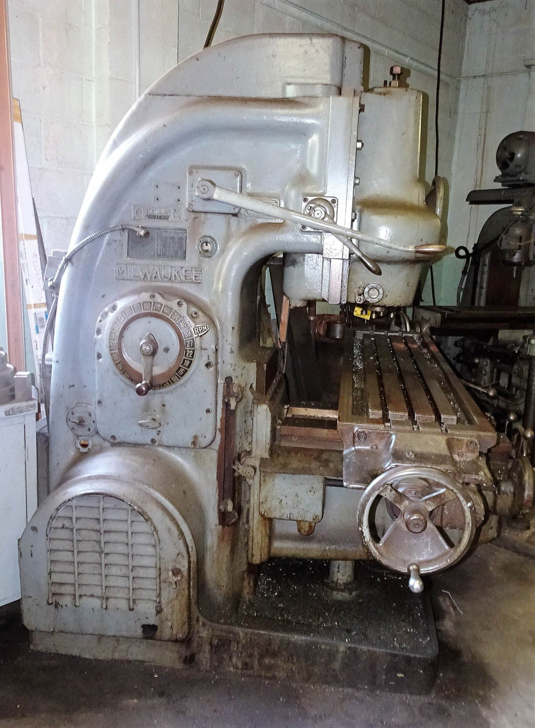 MILWAUKEE MDL. K VERTICAL MILLING MACHINE, WITH VARIABLE SPEED, 53" X