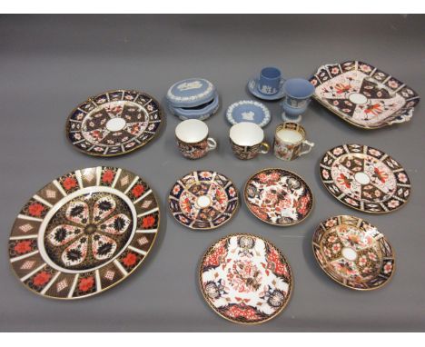 Small collection of various 19th and 20th Century Royal Crown Derby Imari plates and cups with saucers, and a small quantity 