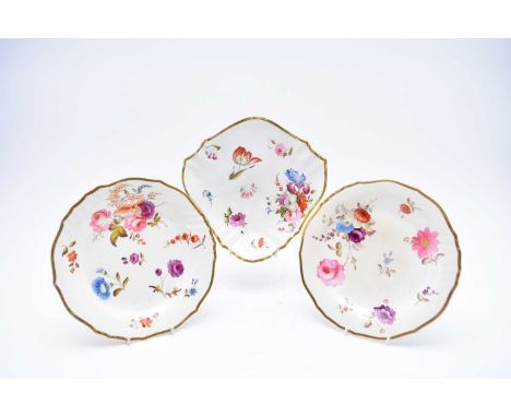 H&amp;R Daniel - A dessert shell side dish with two dessert plates, circa 1822-3of cusped form, painted with scattered flower