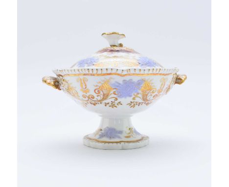 H&amp;R Daniel - A dessert cream bowl with covercirca 1825pattern 4281, of 'second gadroon' shape, painted with a landscape t