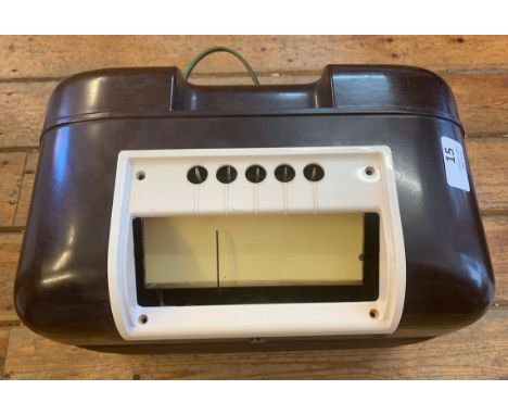 VINTAGE RADIO FOR SPARES/REPAIR. A vintage Bush DAC10 radio from the mid 1950s. Two-tone bakelite casing is in excellent cond