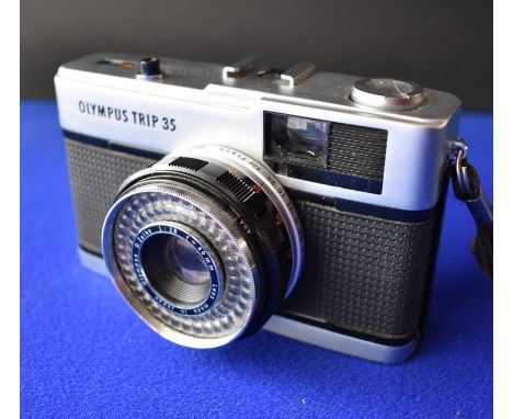 Camera - Olympus Trip 35 Film Camera 35mm with carrying case plus instructions