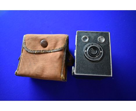 Camera - Kodak Six 20 Brownie, with carrying case