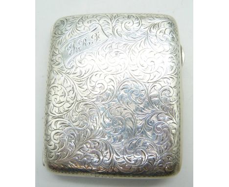 A silver cigarette vase with faux tortoiseshell liner, Birmingham 1923, 104g, 68mm x 80mm 