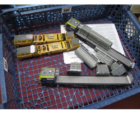 A Bachmann "OO" Gauge/4mm Unboxed Windhoff M.P.V Two Car Unit, in Network Rail livery, plus a Bachmann "OO" Gauge/4mm unboxed