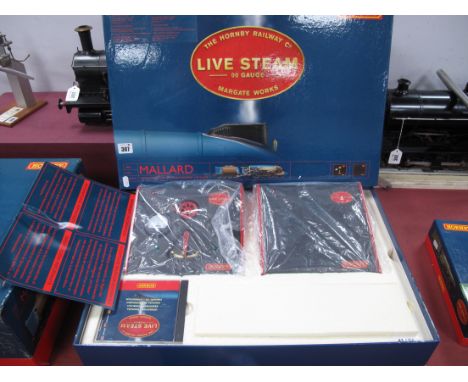 A Hornby "OO" Gauge/4mm Boxed Ref No R1041 "Live Steam" Class A4 4-6-2 Steam Locomotive and Eight Wheel Tender, LNER blue "Ma