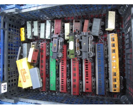 Three Triang T T Gauge Unboxed 0-6-0 "Jinty" Tank Steam Locomotives, comprising two BR black R/No's 4171 and 47680, and GWR g