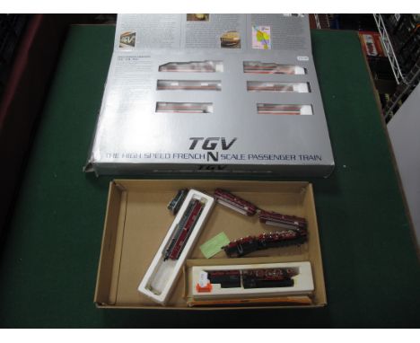 A Bachmann "N"Gauge 'Ref No 51-4002 "T.G.V" High Speed French Passenger Train Set, consisting of power car and dummy plus fou