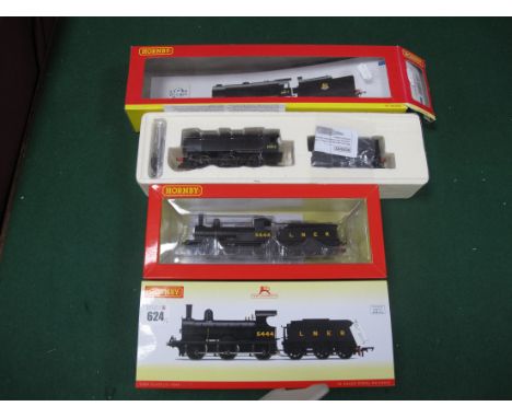 Two Hornby "OO"Gauge/4mm Steam Locomotives with Six Wheel Tenders, Ref No R2355B Class QI 0-6-0 BR black R/*No 33017, DCC rea