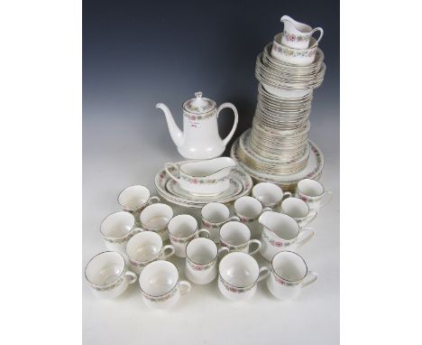 A Paragon Belinda pattern tea and dinner service