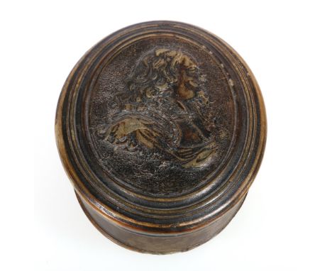 18th century oval pressed horn snuff box, the cover with a portrait of Charles I, 10cm. CONDITION REPORT: Overall slightly wo
