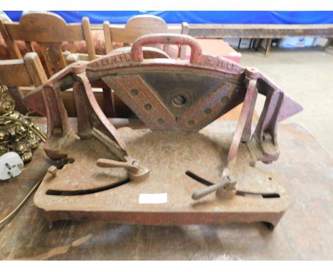 VINTAGE HAND OPERATED CAST METAL GUILLOTINE    