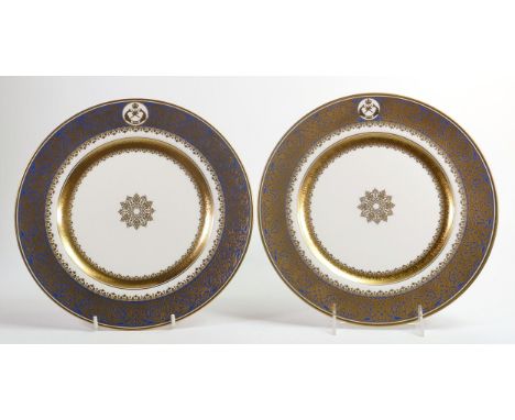 De Lamerie Fine Bone China, heavily gilded Special Commission dinner plates , specially made high end quality item, Made in E
