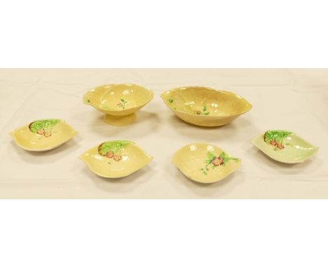 A collection of Carltonware items to include small footed bowl, small pin dishes etc (6) 