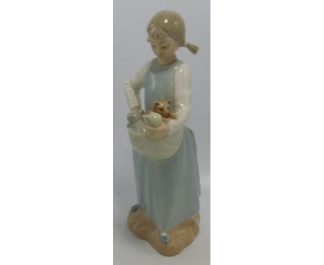 Nao Girl with Kittens in Apron, height 23cm 