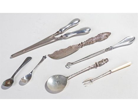 Mixed silver to include a George V pair of silver handled glove stretchers, together with silver handled button hook, mustard