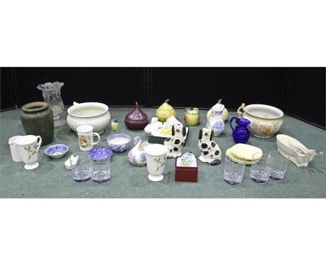 Four Midwinter Modern tea saucers, together with a quantity of ceramics (qty) 